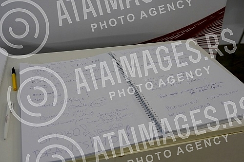 At the Belgrade fair, the revaccination of citizens with the chinese vaccine, manufactured by Sinofarm, against the COVID-19 virus began after a period of 21 days after the first dose of the vaccine.Na Beogradskom sajmu pocela je revakcinacija grad