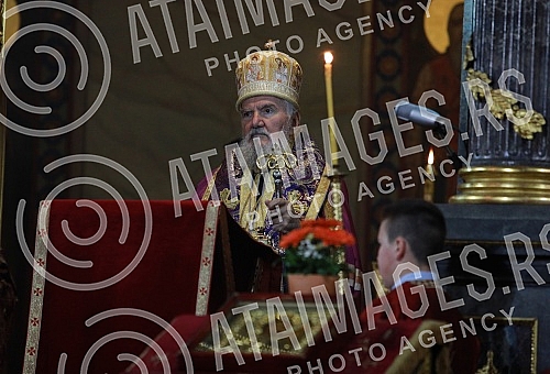 In the afternoon, the Plastanica was presented in the Cathedral, which symbolizes the cloth in which Jesus was wrapped after being removed from the cross, and it shows Christ's laying in the tomb.U Sabornoj crkvi popodne je izneta Plastanica, koja 