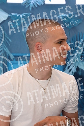 Voyage in WTF Open Air radio in TC Gallery - socializing with fans.Voyage u WTF Open Air radiju u TC Galerija - druzenje sa fanovima.