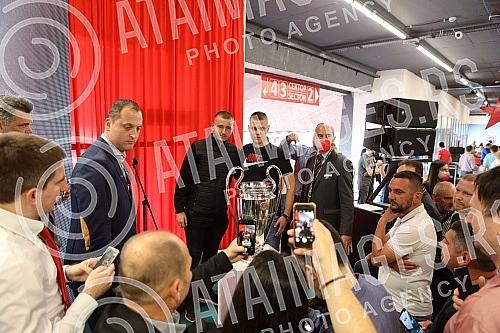 Exactly 30 years have passed since Crvena Zvezda made its name in the history of European football, winning the title of European Champion in Bari, and on that occasion a cocktail party was held where numerous club legends evoked memories of the grea Exactly 30 years have passed since Crvena Zvezda made its name in the history of European football, winning the title of European Champion in Bari, and on that occasion a cocktail party was held where numerous club legends evoked memories of the grea