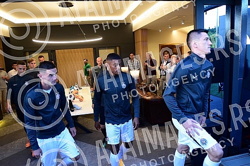The official promotion of the new set of Nike FK Partizan jerseys for the 2022/23 season was held in the VIP Lounge above the center line of the Partizan stadium.Svecana promocija nove garniture Nike dresova FK Partizan za sezonu 2022/23 odrzana je