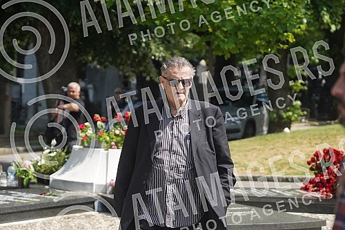 A memorial service on the occasion of the sixth anniversary of Milutin Mrkonjic's death was held in the Alley of Merited Citizens at the New Cemetery, and a QR code was placed on the tombstone, which when wrapped shows information about the late poli A memorial service on the occasion of the sixth anniversary of Milutin Mrkonjic's death was held in the Alley of Merited Citizens at the New Cemetery, and a QR code was placed on the tombstone, which when wrapped shows information about the late poli