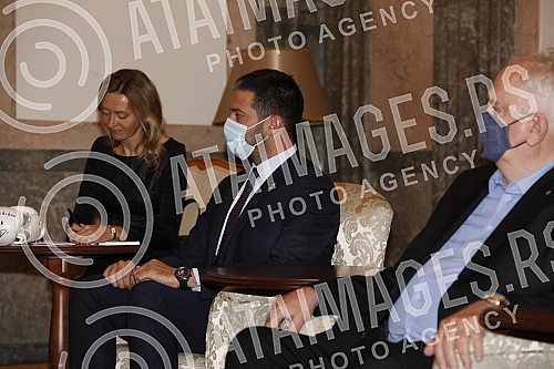 The President of the Republic of Serbia, Aleksandar Vucic, met with the winner of the bronze medal at the World Boxing Championship, Vladimir Mironcikov, and the delegation of the Boxing Association of Serbia. Predsednik Republike Srbije Aleksandar