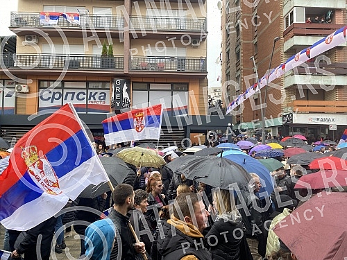In the northern part of Kosovska Mitrovica, a large national gathering of Serbs from the north of Kosovo and Metekohija began at noon, after the withdrawal from all Kosovo institutions.
U severnom delu Kosovske Mitrovice u podne je poceo veliki nar In the northern part of Kosovska Mitrovica, a large national gathering of Serbs from the north of Kosovo and Metekohija began at noon, after the withdrawal from all Kosovo institutions.
U severnom delu Kosovske Mitrovice u podne je poceo veliki nar