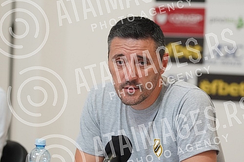 Promotion of the new head of the Cukaricki football club Dusan Kerkez and the first roll call of the team before the start of preparations for the upcoming 2022/23 season.Promocija novog sefa struke fudbalskog kluba Cukaricki Dusana Kerkeza i prva 