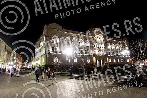 Tonight, Banja Luka symbolically marked the 23rd anniversary of the NATO aggression on the Federal Republic of Yugoslavia with a siren for sounding the alarm and turning off the lights on the facilities of the City Administration and the Banski dvor.
