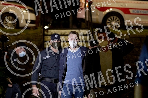 The arrival of communal police (militia) on Belgrade rafts in order to control the implementation of measures in the fight against the crown.
Dolazak komunalne policije (milicije) na beogradske splavove kako bi kontrolisali sprovodjenje mera u borbi The arrival of communal police (militia) on Belgrade rafts in order to control the implementation of measures in the fight against the crown.
Dolazak komunalne policije (milicije) na beogradske splavove kako bi kontrolisali sprovodjenje mera u borbi