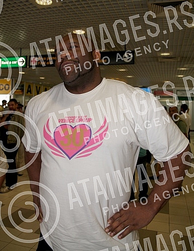 American MMA fighter Bob Sapp arrived in Belgrade tofight with Dusan Panajotovic.Americki MMA borac Bob Sap stigaou Beograd na mec sa Dusanom Panajotovicem. 