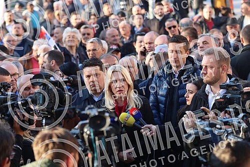 A rally was held in Banja Luka under the slogan Sloboda, initiated by the RS Veterans' Organization, and the reason for the gathering is the decision of the High Representative Christian Schmidt to suspend the Law on Immovable Property for the Functi