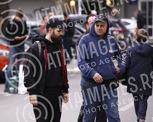 Those detained for violence during the Europride were released from custody at the First Basic Public Prosecutor's Office in Belgrade.Privedeni za nasilje tokom odrzavanja Europrajdu su pusteni iz pritvora u Prvom osnovnom javno tuzilsatvu u Beogra