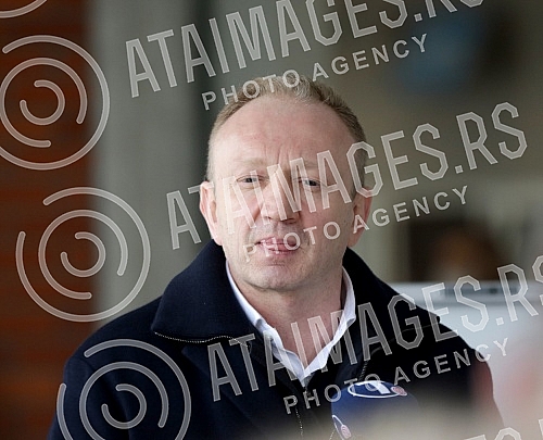 After three hearings of three lawsuits for texts published by Informer, the president of the Party of Freedom and Justice, Dragan Djilas, held a press conference in front of the Palace of Justice.Posle tri saslusanja po tri tuzbe za tekstove koje j