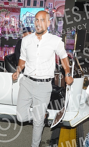 The superfinal of the fourth season of the reality show Zadruga, which is broadcast on Pink television.Superfinale cetvrte sezone rijaliti programa Zadruga koji se emituje na televiziji Pink.