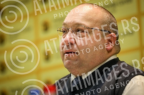 Black and White Movement press conference - for a just Serbia where Vladimir Vuletic, the movement's president, spoke.Konferencija za medije Pokreta CRNO NA BELO - za pravednu Srbiju na kojoj je govorio Vladimir Vuletic, predsednik pokreta.