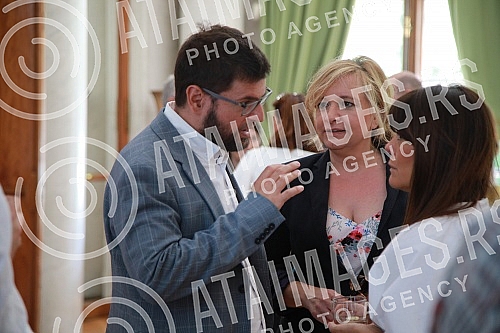 The ceremonial presentation of the Order of Arts and Literature in the rank of knight was held for the actor Predrag Miki Manojlovic at the residence of the French Embassy.Svecano urucenje Ordena umetnosti i knjizevnosti u rangu viteza upriliceno j