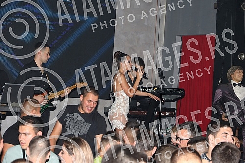 Performance of Tijana Milentijevic - Tijana eM on the raft Na vodi kafana.TNastup Tijane Milentijevic - Tijane eM na splavu Na vodi kafana