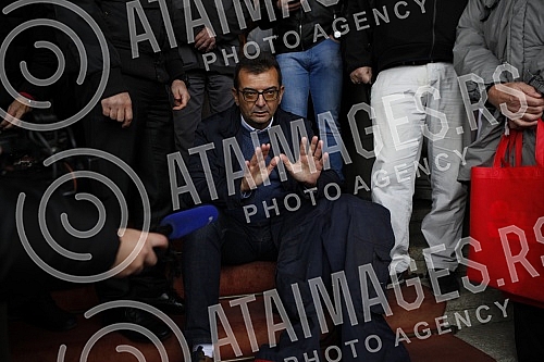 In front of the Belgrade City Assembly, the Movement for Reversal 