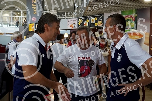 The representative of Serbia in wrestling, Zurab Datunashvili, the winner of the bronze Olympic medal at the Games in Tokyo, arrived in Serbia and on that occasion, a press conference was held at the Nikola Tesla Airport.Reprezentativac Srbije u rv