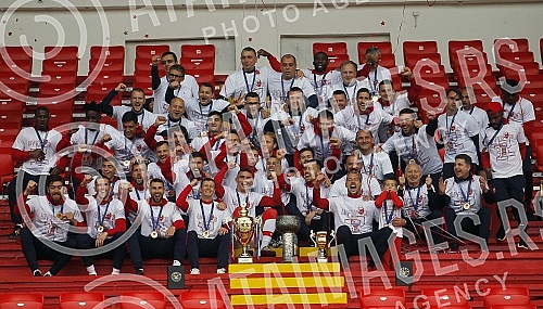 The traditional ceremony of awarding cups and medals intended for the winners of the Linglong Tire Super League of Serbia.Tradicionalna ceremonija dodele pehara i medalja namenjenih osvajacima Linglong Tire Super lige Srbije