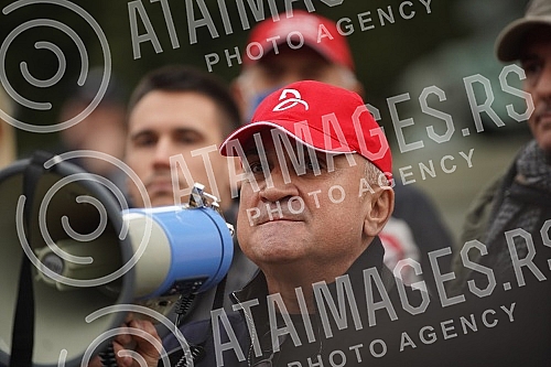 A rally in support of Novak Djokovic was held in front of the National Assembly, and was organized by Novak's family, who had previously held a press conference at the Novak restaurant. Skup podrske Novaku Djokovicu odrzan je ispred Narodne skupsti