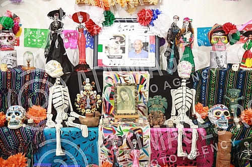 The Embassy of Mexico in Serbia and the Cervantes Institute in Belgrade mark the famous Mexican holiday Day of the Dead with a big celebration and presentation of the traditional altar of the dead.Ambasada Meksika u Srbiji i Institut Servantes u Be