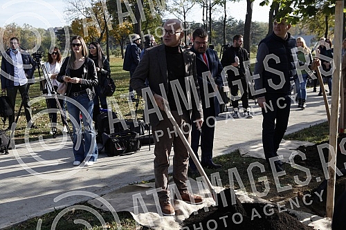 In the Friendship Park in Usce, the Serbian Progressive Party celebrated its 13th birthday by planting 13 trees.
In the Friendship Park in Usce, the Serbian Progressive Party celebrated its 13th birthday by planting 13 trees. In the Friendship Park in Usce, the Serbian Progressive Party celebrated its 13th birthday by planting 13 trees.
In the Friendship Park in Usce, the Serbian Progressive Party celebrated its 13th birthday by planting 13 trees.