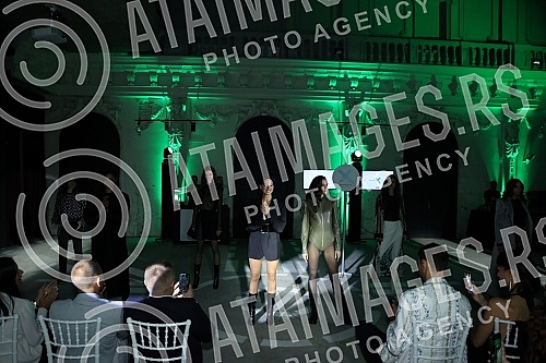 The Deichmann fashion show, where models for autumn/winter 2022/2023 were presented, was held at the Balkan Cinema.Deichmann modna revija na kojoj su predstavljeni modeli za jesen/zimu 2022/2023 odrzana je u Bioskopu Balkan.