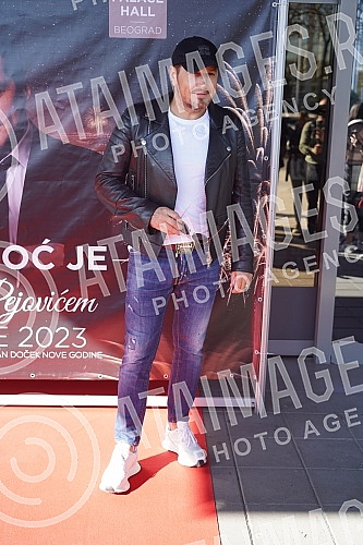 In front of Hall 5 of the Belgrade Fair, a media conference was held where the spectacular reception of 2023 with Aco Pejovic was announced.Ispred hale 5 Beogradskog sajma odrzana je konferencija za medije na kojoj je najavljen spektakularni docek 