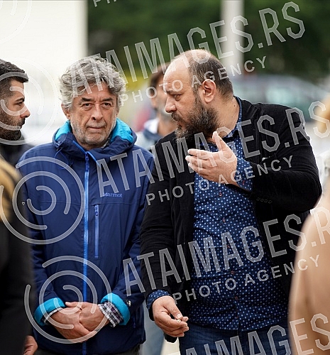 Family, friends, colleagues began to gather in the Church of the Holy Trinity in Kumodraz to pay their last respects to the late actor Milan Lanet Gutovic and to send him to eternal rest.
Porodica, prijatelji, kolege poceli su da se okupljaju u Crkv Family, friends, colleagues began to gather in the Church of the Holy Trinity in Kumodraz to pay their last respects to the late actor Milan Lanet Gutovic and to send him to eternal rest.
Porodica, prijatelji, kolege poceli su da se okupljaju u Crkv