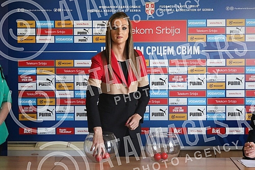 The draw for the semifinals of the Serbian Cup was held in the premises of the Football Association of Serbia.
U prostorijama fudbalskog saveza Srbije odrzan je zreb 1/2 finala Kupa Srbije.
The draw for the semifinals of the Serbian Cup was held in the premises of the Football Association of Serbia.
U prostorijama fudbalskog saveza Srbije odrzan je zreb 1/2 finala Kupa Srbije.