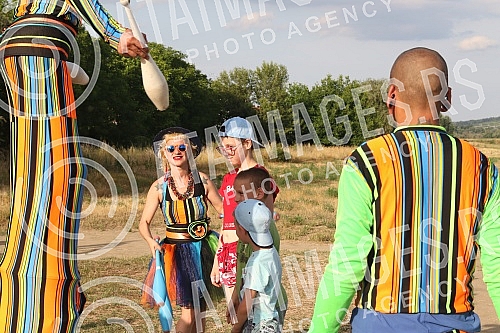 EcoKultArt festival KRNJART, organized by the New Optimism Movement, UG Bela caplja 1165, UG Komsija - Krnjaca, National Ecological Association (NEA) and Civic Initiatives, was held on the Danube embankment in the Belgrade neighborhood of Krnjaca.E