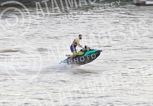 Sunny day and enjoying the Sava River.Suncan dan i uzivanje na reci Savi.