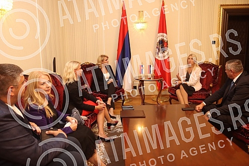 A meeting between the President of the Republic of Srpska, Zeljka Cvijanovic, and the Minister of Labor, Employment, Social Affairs and Veterans' Affairs in the Government of Serbia, Darija Kisic Tepavcevic, was held in Banja Luka.
U Banjaluci je o A meeting between the President of the Republic of Srpska, Zeljka Cvijanovic, and the Minister of Labor, Employment, Social Affairs and Veterans' Affairs in the Government of Serbia, Darija Kisic Tepavcevic, was held in Banja Luka.
U Banjaluci je o
