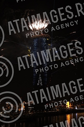 In the spirit of the festive mood, fireworks accompanied by a laser projection were fired from the tallest building in the region, the Belgrade Tower, at midnight between January 13th and 14th.U duhu praznicnog raspolozenja sa najvise zgrade u regi