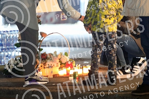 Parents, family and friends of little Despot Mrdjic, who was killed in Prvomajska Street in Zemun on November 24, 2020, when his leg was stuck in the door when getting off the bus, gathered tonight, on the anniversary of his death, and blocked traffi Parents, family and friends of little Despot Mrdjic, who was killed in Prvomajska Street in Zemun on November 24, 2020, when his leg was stuck in the door when getting off the bus, gathered tonight, on the anniversary of his death, and blocked traffi