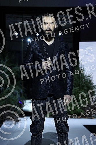 Fashion creator Bata Spasojevic presented the latest collection for autumn/winter 2022/23. called Flying Future.Modni kreatora Bate Spasojevica predstavio je kolekciju  za jesen/zimu 2022/23. pod nazivom Flying Future.