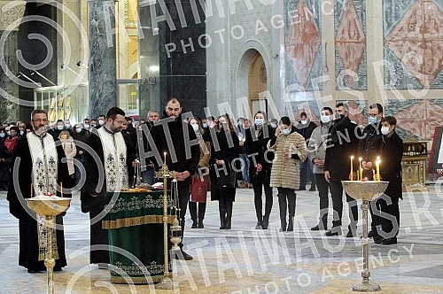 A memorial service was held in the Temple of Saint Sava in Belgrade for the murdered Oliver Ivanovic.U Hramu Svetog Save u Beogradu sluzen je pomen ubijenom Oliveru Ivanovicu. 
