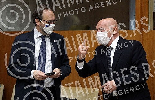 A meeting between Foreign Minister Nikola Selakovic and the Head of the EU Delegation to Serbia, Emanuele Giaufret, and the ambassadors of EU members accredited to Serbia was held at the Palace of Serbia. U Palati Srbija odrzan je sastanak ministra