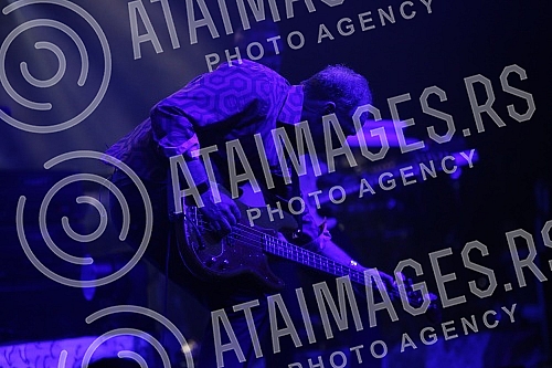 The concert of Nick Mason's Saucerful of Secrets, which performs music by Pink Floyd, was held at the Belexpo Center.
Koncert sastava Nick Mason's Saucerful of Secrets, koji izvodi muziku Pink Floyda, odrzan je u Belexpo centru The concert of Nick Mason's Saucerful of Secrets, which performs music by Pink Floyd, was held at the Belexpo Center.
Koncert sastava Nick Mason's Saucerful of Secrets, koji izvodi muziku Pink Floyda, odrzan je u Belexpo centru