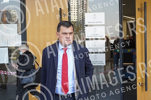 U Visem sudu u Beogradu zavrseno je danasnje rociste pred sudjenje vlasniku skole glume Miroslavu Miki Aleksicu povodom optuzbi za vise silovanja i polnih uznemiravanja polaznica njegove skole.