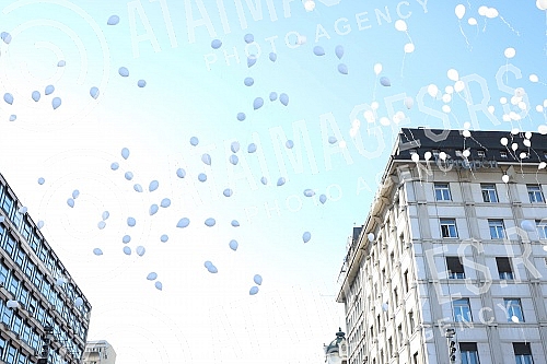 The World Day of Remembrance for the Victims of Traffic Accidents was marked today on the Republic Square in Belgrade with a special program, after which 492 white balloons were symbolically released into the sky in memory of the same number of peopl The World Day of Remembrance for the Victims of Traffic Accidents was marked today on the Republic Square in Belgrade with a special program, after which 492 white balloons were symbolically released into the sky in memory of the same number of peopl