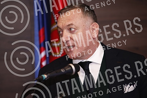 The movement Da se struka pita