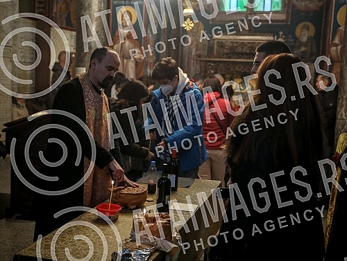 The Serbian orthodox church celebrates St. Nicholas - believers in the Church of St. Nicholas, which is located within the complex of the New cemetery.
Srpska pravoslavna crkva slavi Svetog Nikolu - vernici u Crkvu Svetog Nikole koja se nalazi u ok The Serbian orthodox church celebrates St. Nicholas - believers in the Church of St. Nicholas, which is located within the complex of the New cemetery.
Srpska pravoslavna crkva slavi Svetog Nikolu - vernici u Crkvu Svetog Nikole koja se nalazi u ok