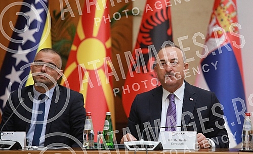 The Open Balkan Leaders' Summit was opened in the Palace of Serbia.U Palati Srbija otvoren je Samita lidera Otvorenog Balkana.
