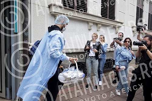 Bogdana Razanatovic left the maternity hospital with her son Zeljko accompanied by her husband Veljko Raznatovic and mother-in-law Svetlana Raznatovic - Cece.
Bogdana Razanatovic je sa sinom Zeljkom iz porodilista izasla u pratnji supruga Veljka Ra Bogdana Razanatovic left the maternity hospital with her son Zeljko accompanied by her husband Veljko Raznatovic and mother-in-law Svetlana Raznatovic - Cece.
Bogdana Razanatovic je sa sinom Zeljkom iz porodilista izasla u pratnji supruga Veljka Ra