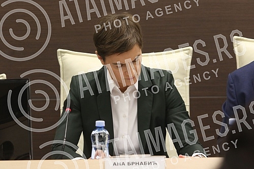 In the Federation of Independent Trade Unions of Serbia, Prime Minister Ana Brnabic, Minister of Finance Sinica Mali and Minister of Labor, Employment, Veterans and Social Affairs Darija Kisic Tepavcevic talked with members of the SSSS Presidency and