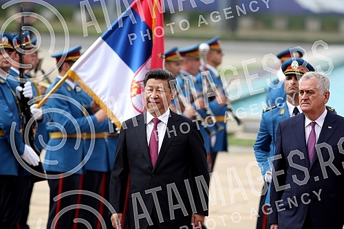 The second day of the visit of the President of China Xi Jinping's continued in the Palace of Serbia.Drugi dan posete predsednika Kine Si Djinping nastavio se svecanim docekom ispred Palate Srbija.