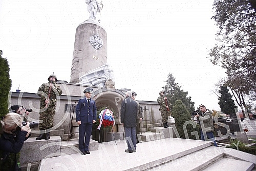 The Embassy of the Russian Federation in Belgrade marked Armistice Day in the Great War by laying wreaths at the Memorial Ossuary to Russian soldiers killed in the First World War.
Polaganjem venaca na Spomen-kosturnicu ruskim vojnicima stradalim u The Embassy of the Russian Federation in Belgrade marked Armistice Day in the Great War by laying wreaths at the Memorial Ossuary to Russian soldiers killed in the First World War.
Polaganjem venaca na Spomen-kosturnicu ruskim vojnicima stradalim u