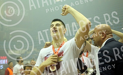 Treca utakmica finala plejofa Kosarkaske Super Lige Srbije izmedju KK Crvena Zvezda i KK Partizan odigrana u hali Pionir. 