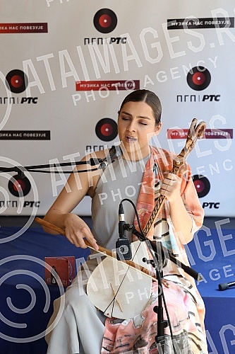 On the World Music Day, the promotion of the album 