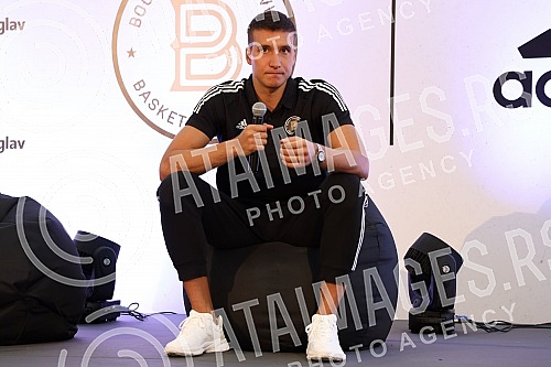 Bogdan Bogdanovic's press conference on the occasion of the upcoming BB camp in Belgrade was held at the Dynamic Sport & Health Club.
Konferencija za medije Bogdana Bogdanovica povodom predstojeceg BB kampa u Beogradu odrzana je u Dynamic Sport & He Bogdan Bogdanovic's press conference on the occasion of the upcoming BB camp in Belgrade was held at the Dynamic Sport & Health Club.
Konferencija za medije Bogdana Bogdanovica povodom predstojeceg BB kampa u Beogradu odrzana je u Dynamic Sport & He